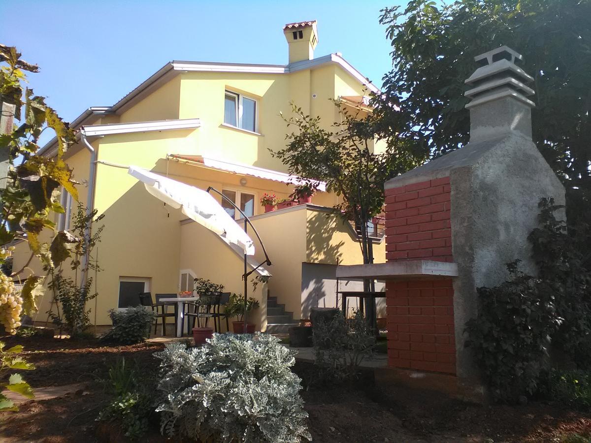 Apartments Monte Magno Pula Exterior photo